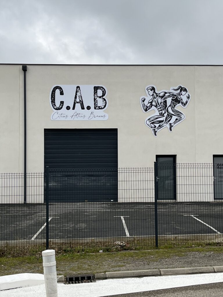 Enseigne murale grand format